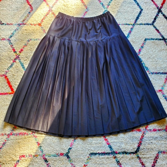 Academia Faked 2 pcs Knitited Top + Pleated Skirt
